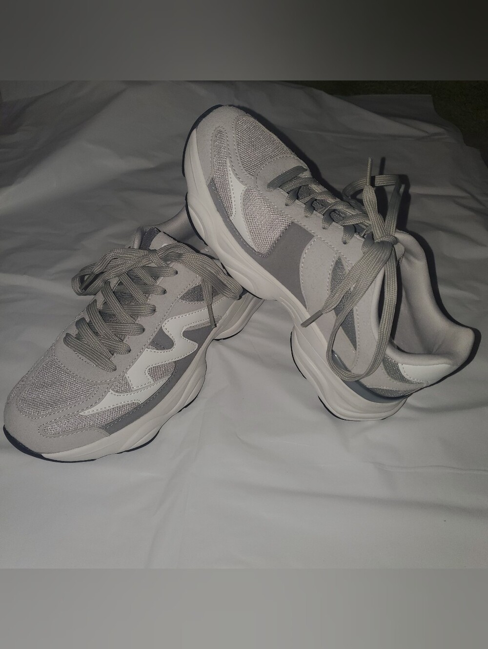 La Sheelah Gray & White Sneakers Size 6.5 Brand New In Box